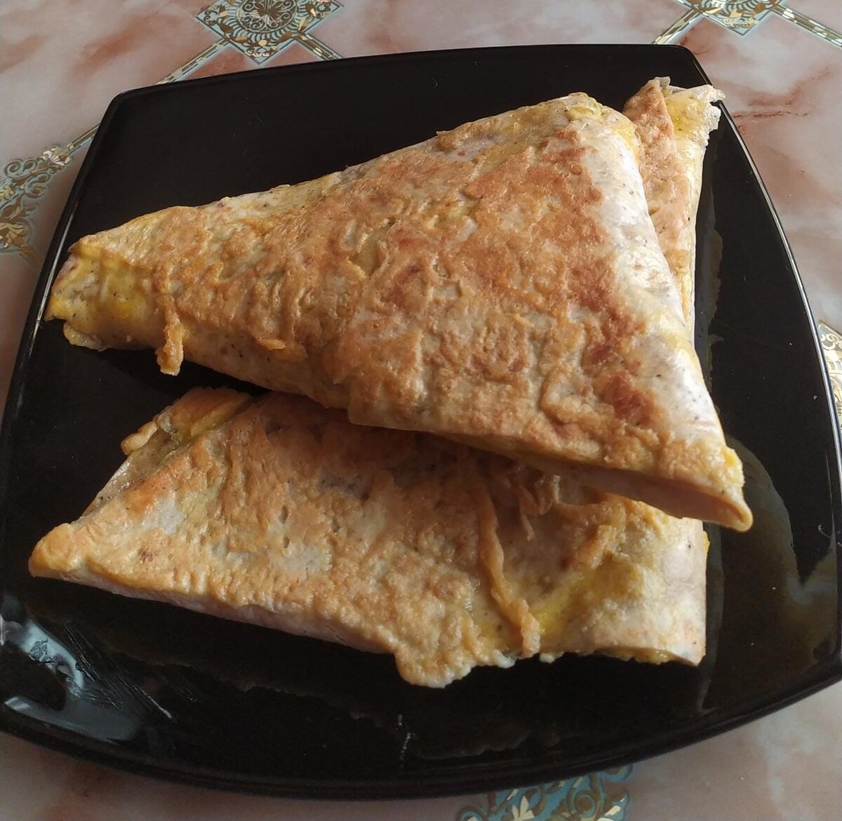 Лаваш с начинкой из творога и авокадо