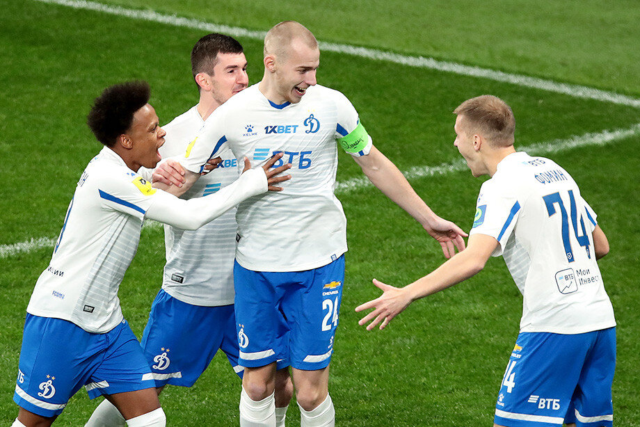 Игроки "Динамо" во время разгромной победы над "Локомотивом"