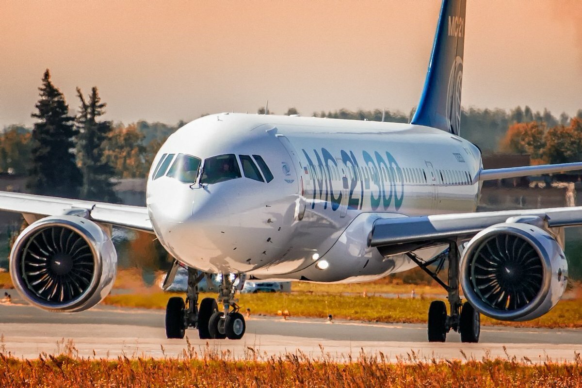 МС-21 https://avatars.mds.yandex.net/get-zen_doc/3724792/pub_5fdb22cdd529947c725ac742_5fdb28bed529947c72651b89/scale_1200