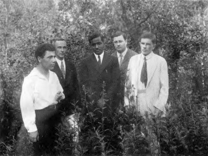 Виктор Амбарцумян, Николай Козырев, Чандрасекар, Евгений Перепелкин и Дмитрий Еропкин. 1930 год. Источник изображения: сайт takiedela.ru