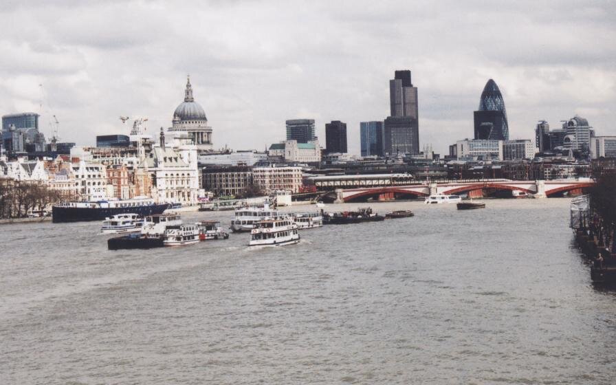 Панорама Темзы (Юлия Н. Шувалова, пленка, 2005)