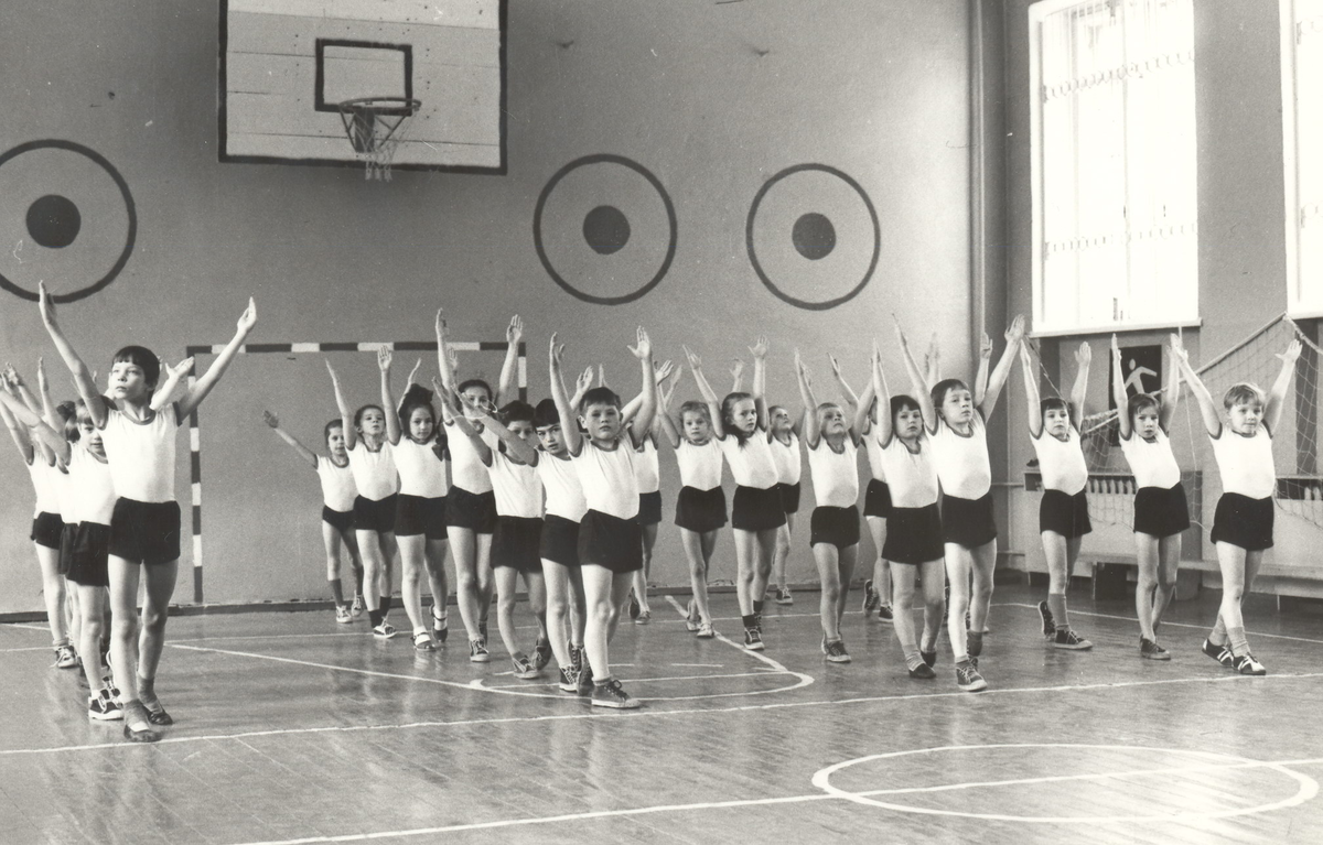 Урок физкультуры.