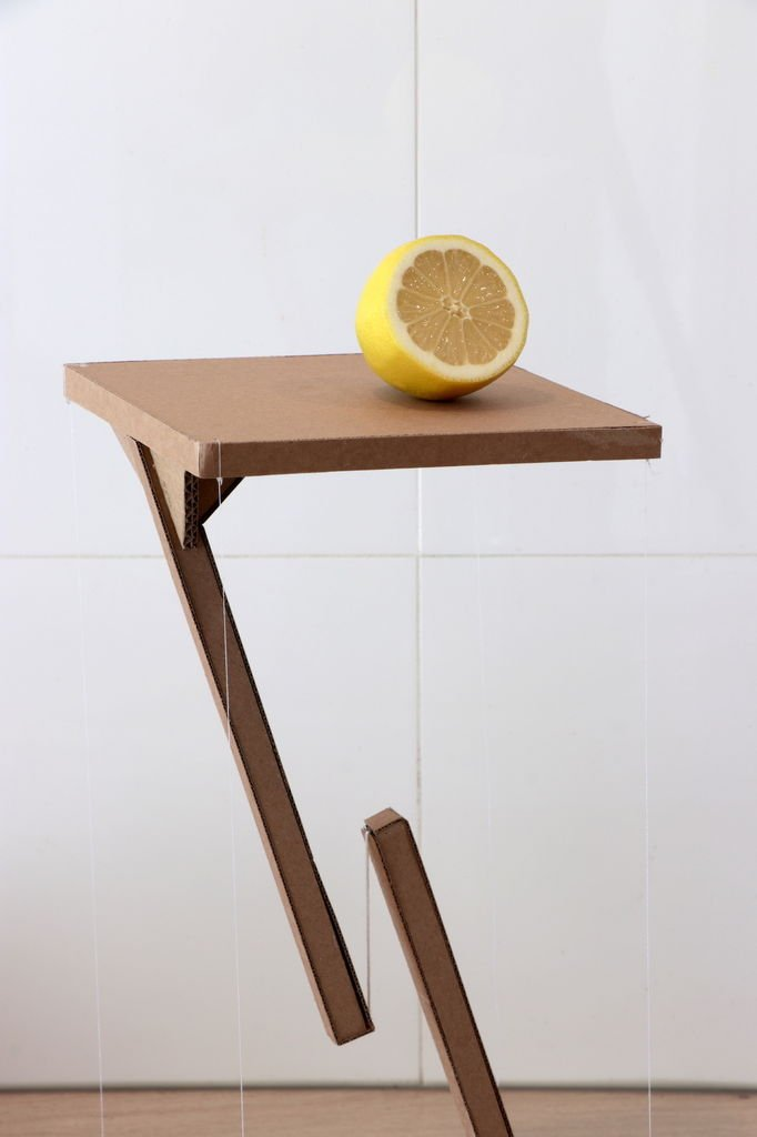 Левитирующая мебель Тенсегрити стул. Левитирующий столик. Парящий столик. Столик на веревочках. Ручка висящая в воздухе