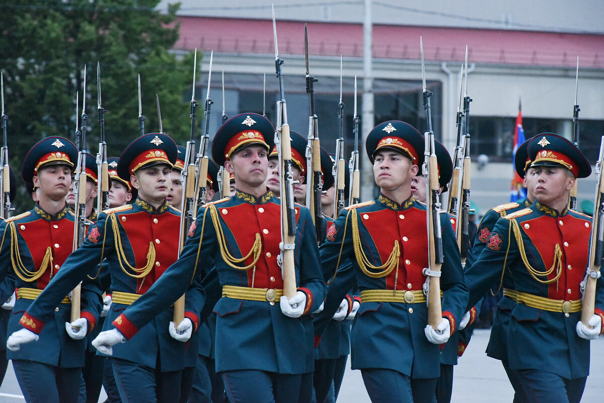 дата основания кремлевского полка