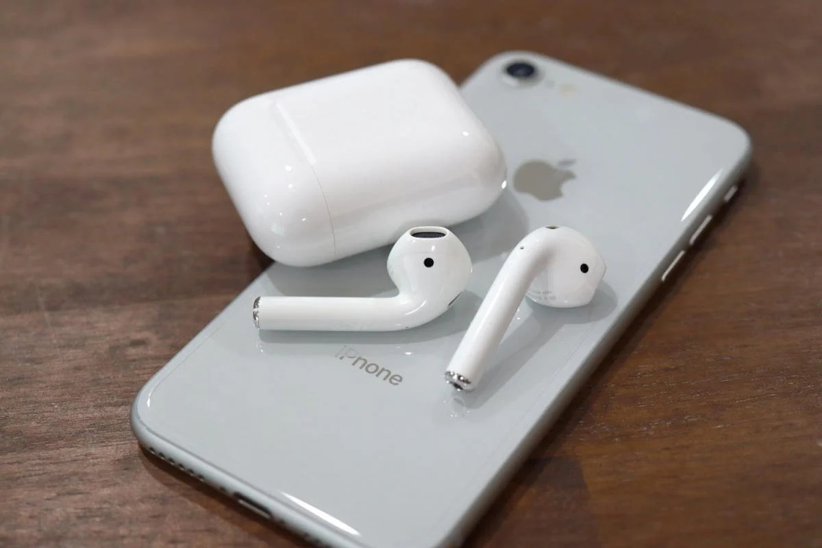 Почему не стоит покупать б/у AirPods? | TechnoSwag | Дзен