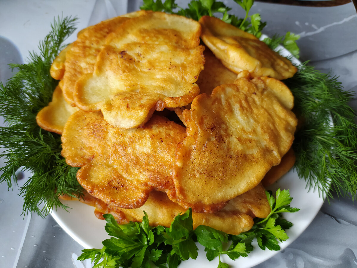 Куриное филе в кляре. Куриное филе в кляре с яйцом. Курочка в кляре. Чебупели с говядиной. Филе в кляре.