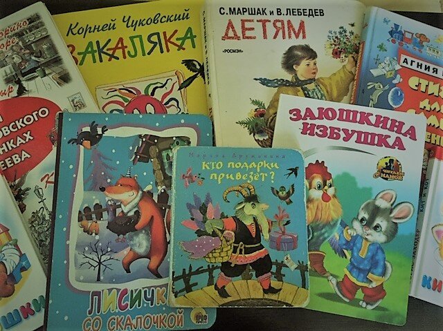 Книжки от года до трех Малыш уже немножко знаком с книгами, и, может быть, уже каким-то отдает предпочтение и слушает с удовольствием.