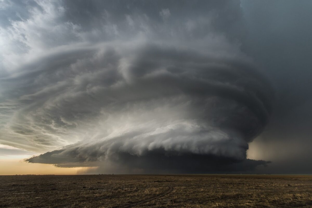 Ветры торнадо на великой равнине. Supercell Торнадо. Канзас Торнадо пейзаж. Смерч фото. Торнадо фото.