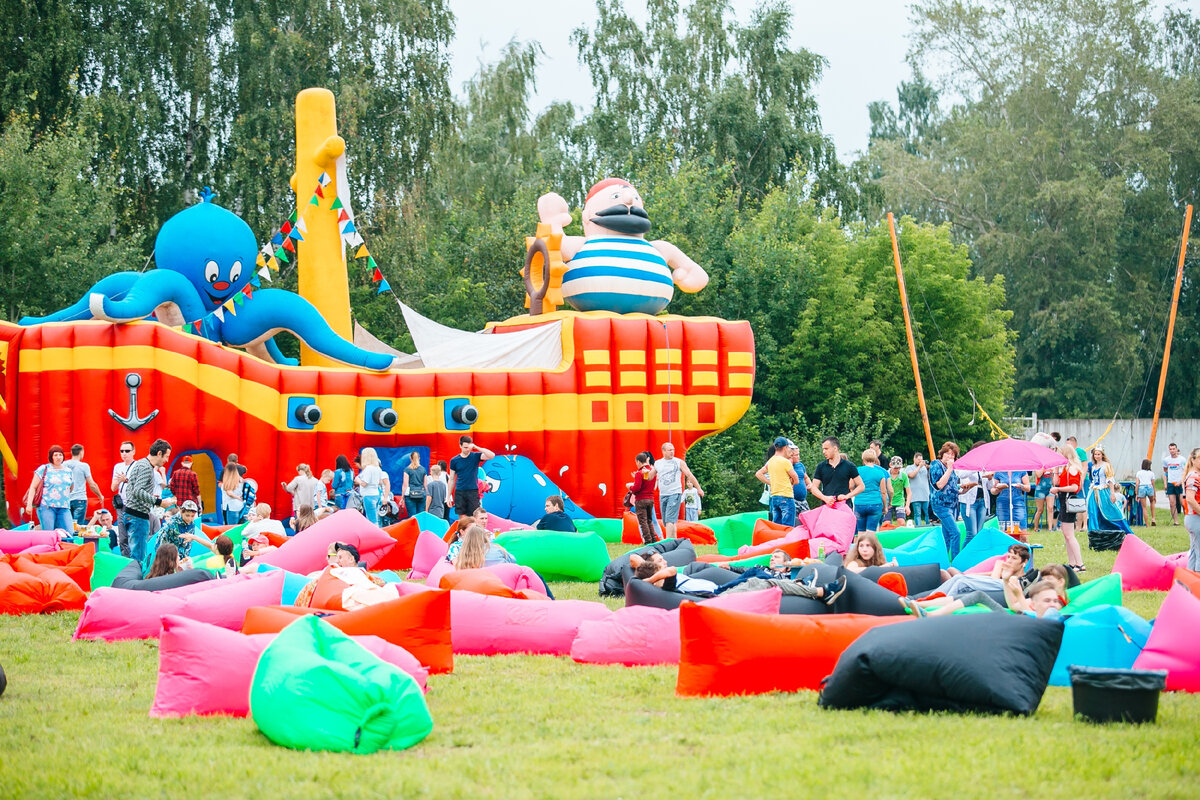 Организация детского развлекательного пространства на фестивале open-air. Коллекция аттракционов www.es911.ru
