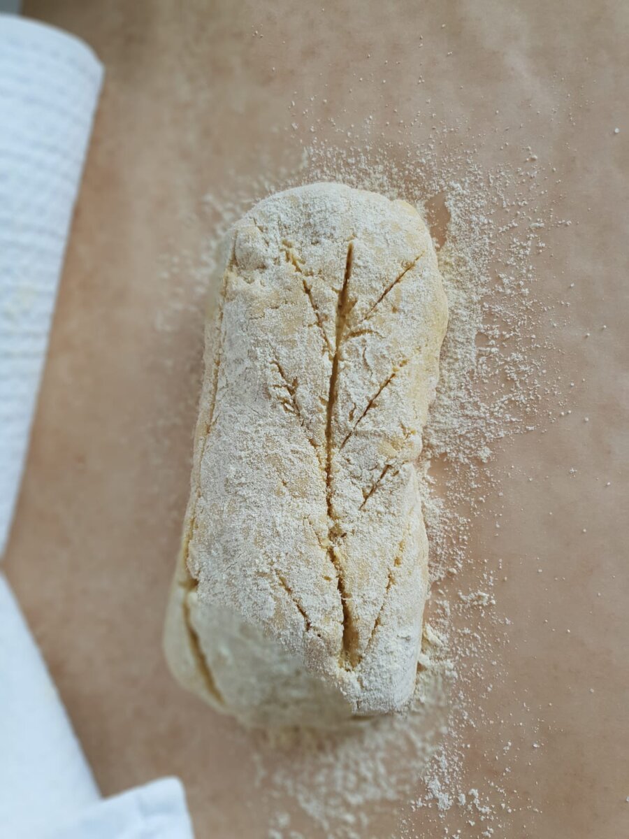 Делаем надрезы острым ножом или лезвием