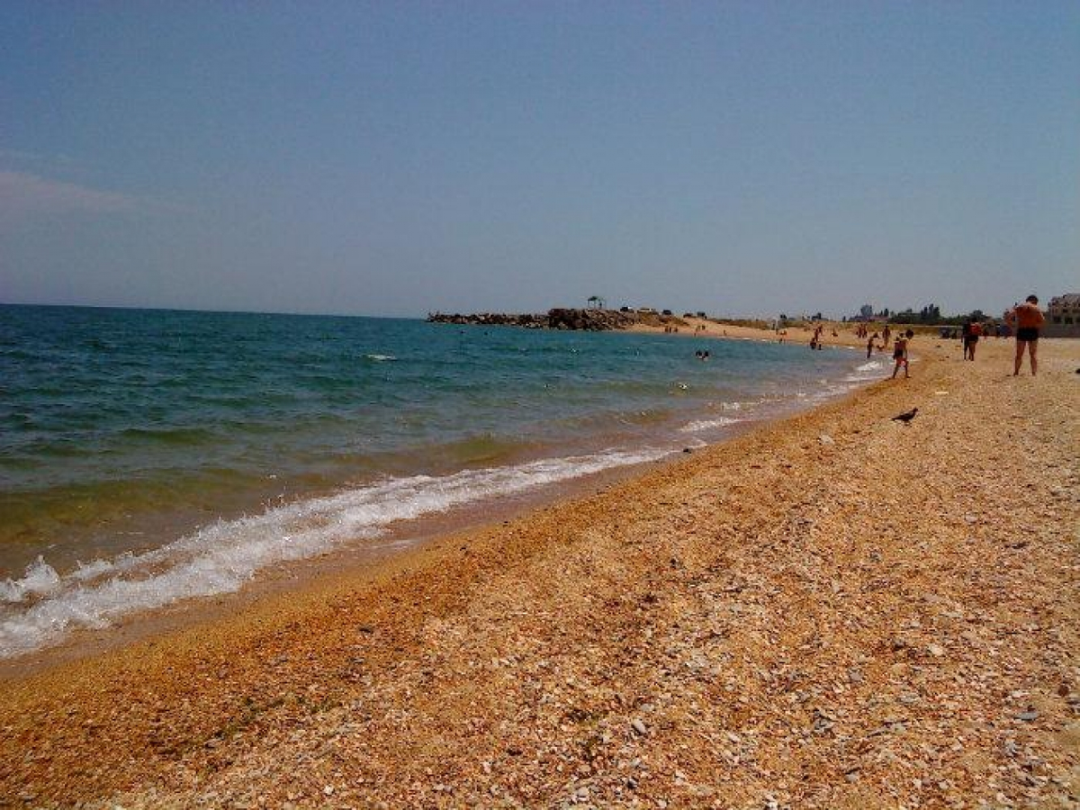 Каспийское море Избербаш. Каспийское море Дагестан Избербаш. Берег Каспийского моря Избербаш. Махачкала берег Каспийского моря.