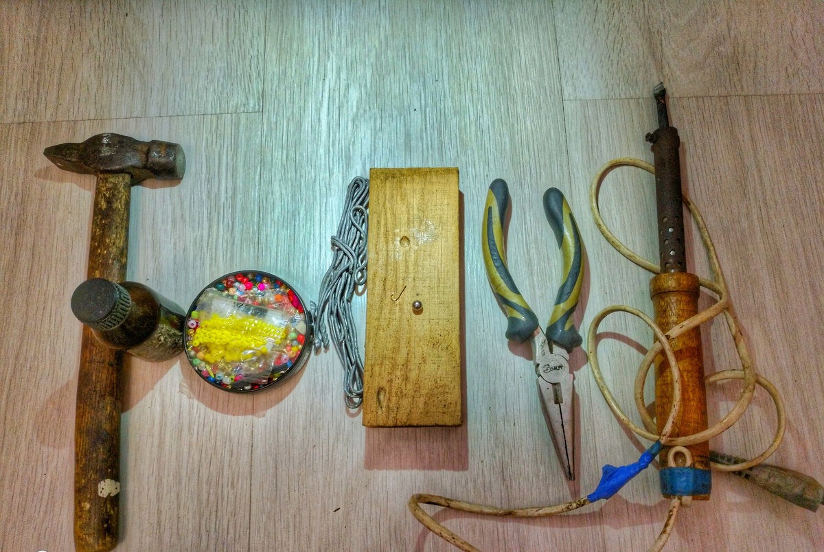 Набро инструментов и материалов