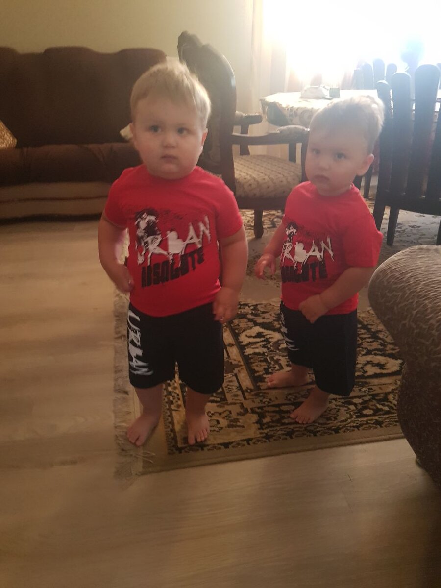 Нет нормальных совместных фото