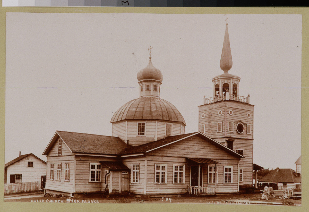 Михайловский собор, русская православная церковь в Ситке, Аляска. Ситка была штаб-квартирой Российско-американской компании, а в 1800-х годах здесь процветала торговля мехом, за что город получил прозвище «Тихоокеанский Париж».Майкл Маслан/Corbis/VCG через Getty Images