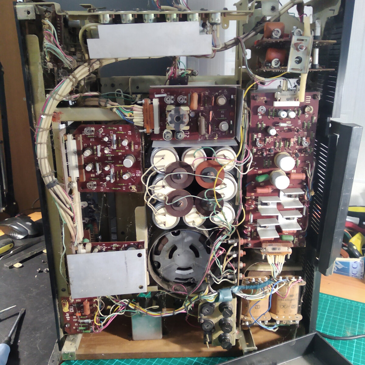 Магнитофон катушечный Сатурн-202-1-стерео. Старый, много катушек ...