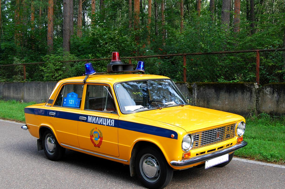 Советская машина ГАИ Жигули