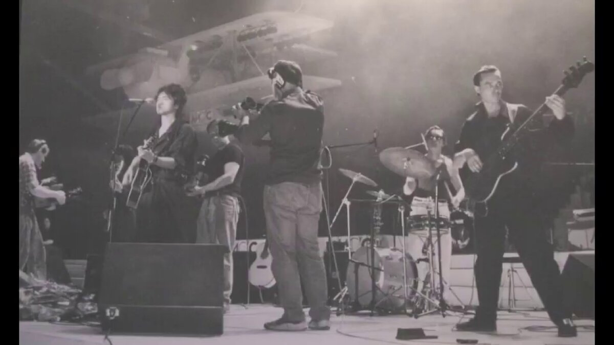 «Кино» в «Олимпийском» — 1990г. Фото из открытых источников.