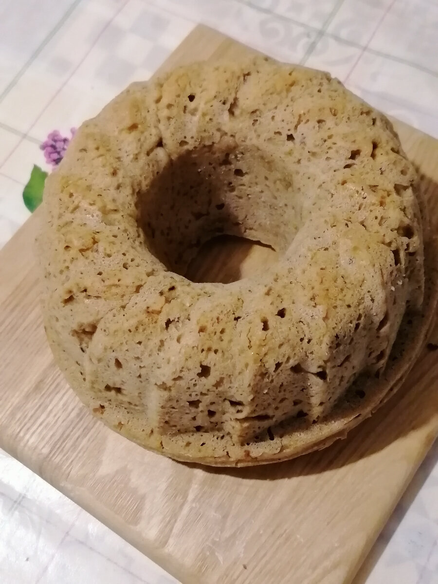 Готово! Хлеб готов и уже немного остыл. Достаточно для того, чтобы вынуть из формы... 