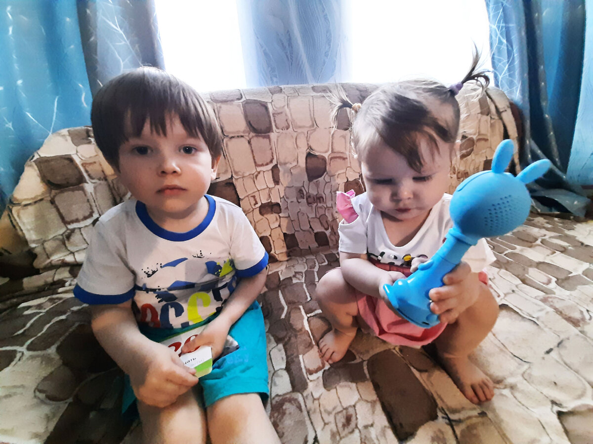 У зайчика и голова обрезиненная, но дочь облюбовала именно уши