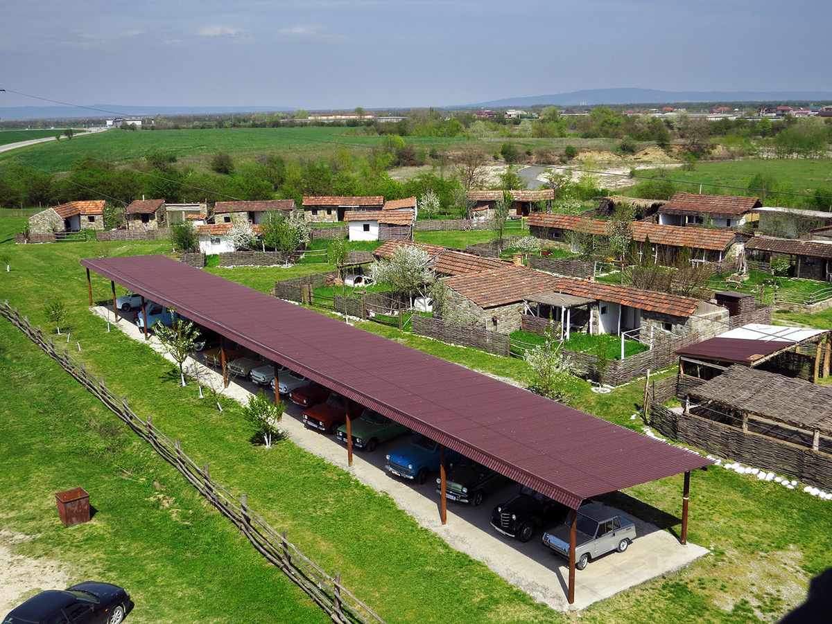Чечня село герменчук. Герменчук шалинский район. Герменчук. Этнографический музей шира котар. Полк кадырова в украине.