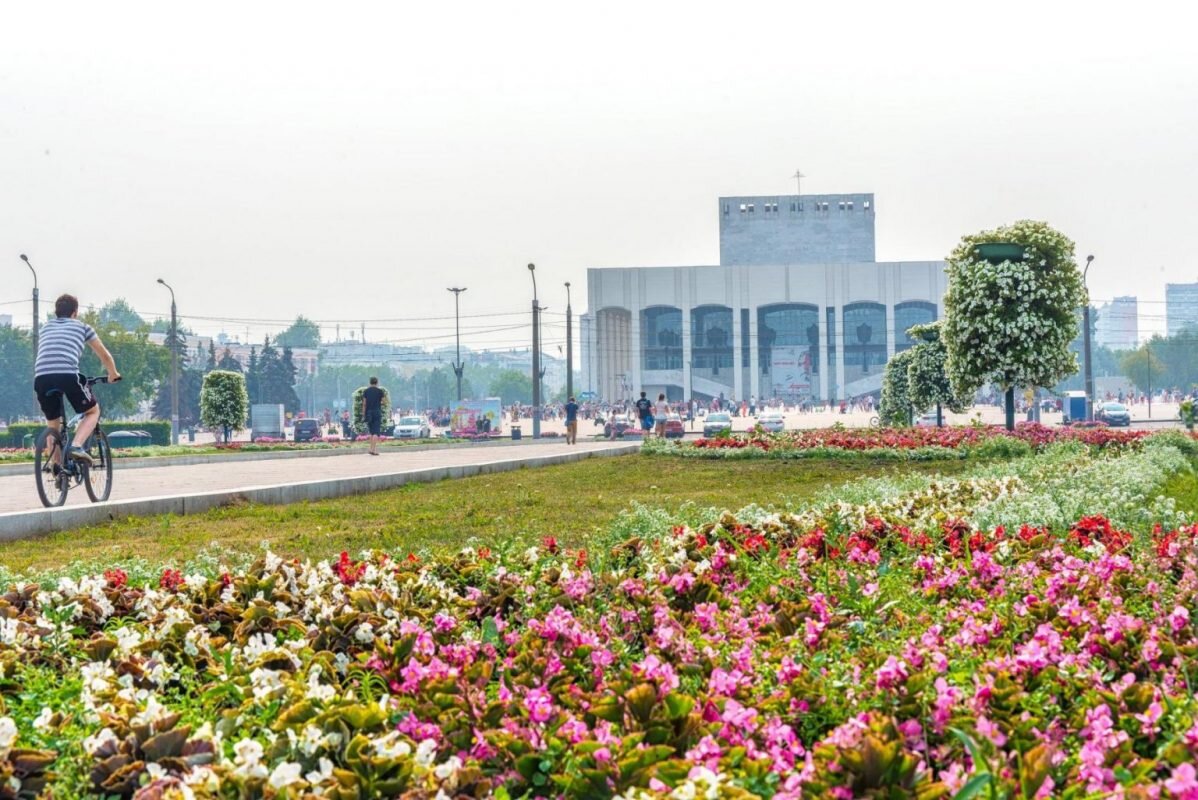 Новые места перми. Городская Эспланада Пермь. Достопримечательности Перми Эспланада. Пермь Эспланада лето. Пермь лето 2021.