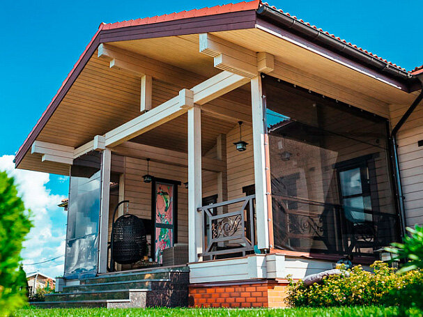 В данном случае для мягких окон использована тонированная пленка ПВХ.