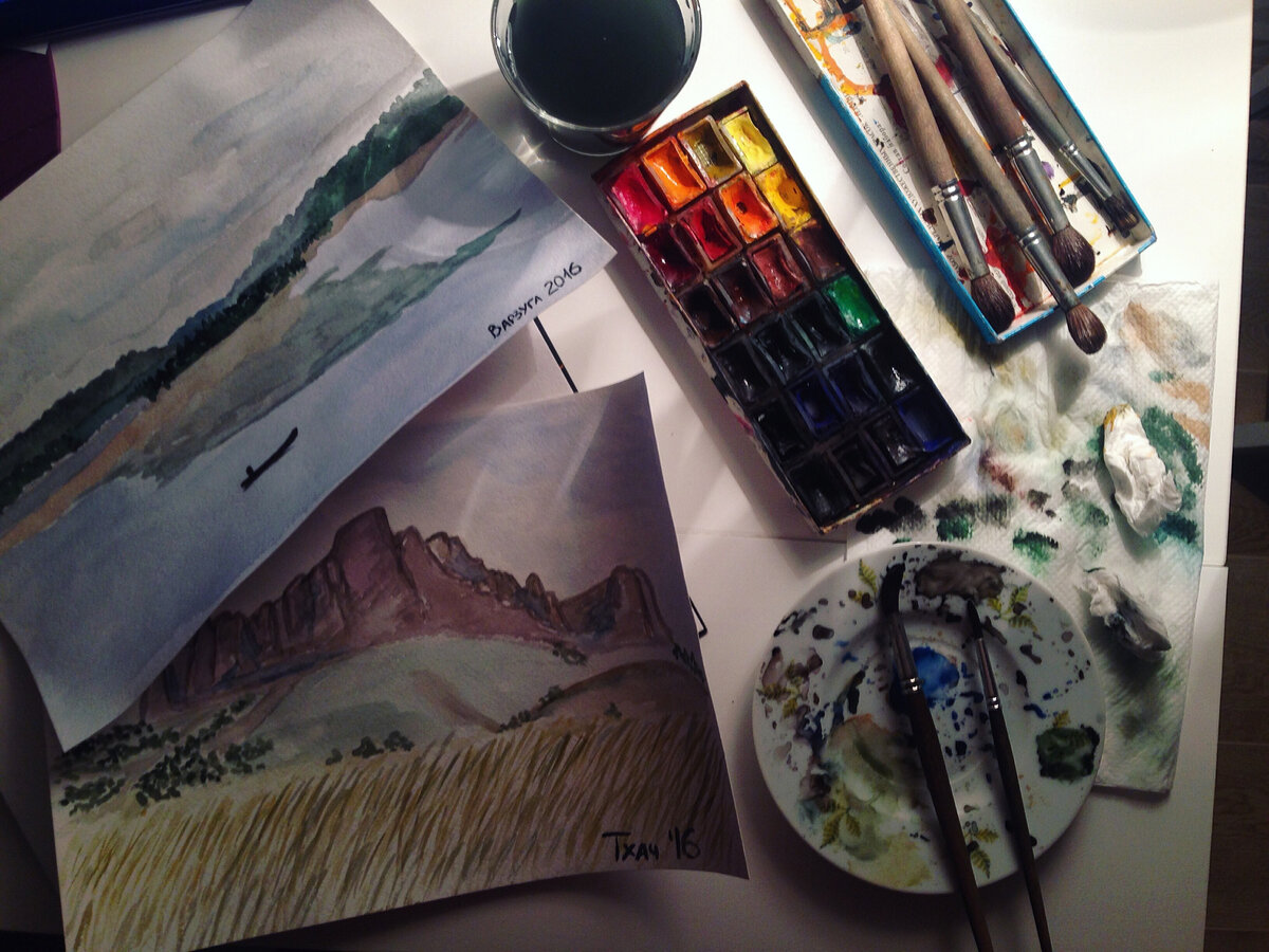 Иногда возвращаюсь к краскам и рисую простенькие пейзажи