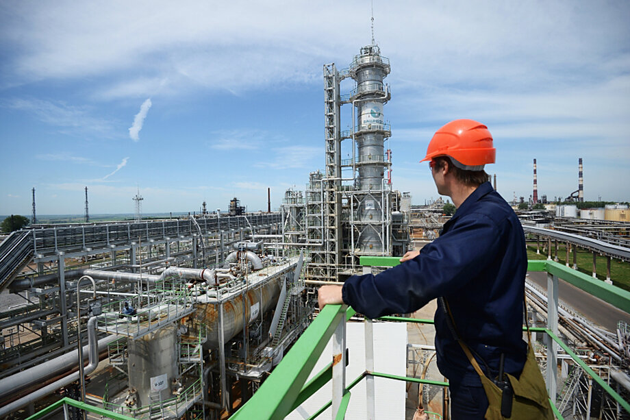 Нефтегазовая отрасль является одной из наиболее пострадавших от пандемии. Фото: Кирилл Каллиников/РИА Новости