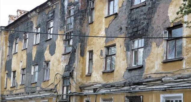 Получить новое жилье в рамках программы переселения (ст. 16 Федерального закона № 185-ФЗ) можно, только если здание, в котором находится ваша квартира, признано опасным для дальнейшего проживания.