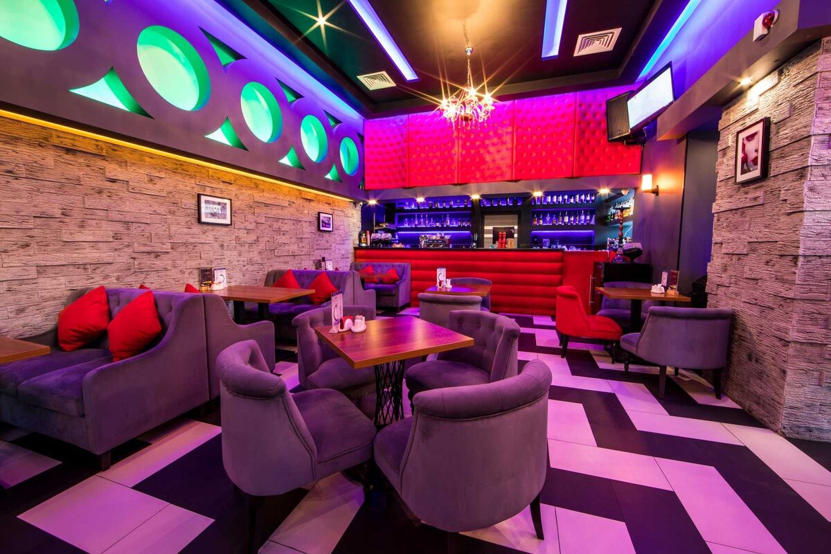 Также колхоз, но место и правду приятное.