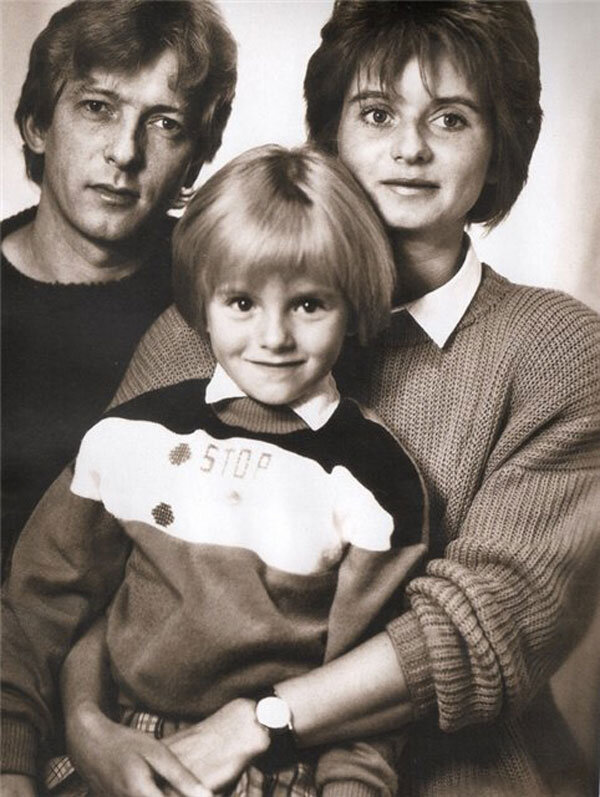 Юлия в детстве с родителями