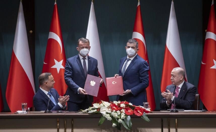 Подписание контракта на поставку беспилотников. Фото: Фото: Daily Sabah