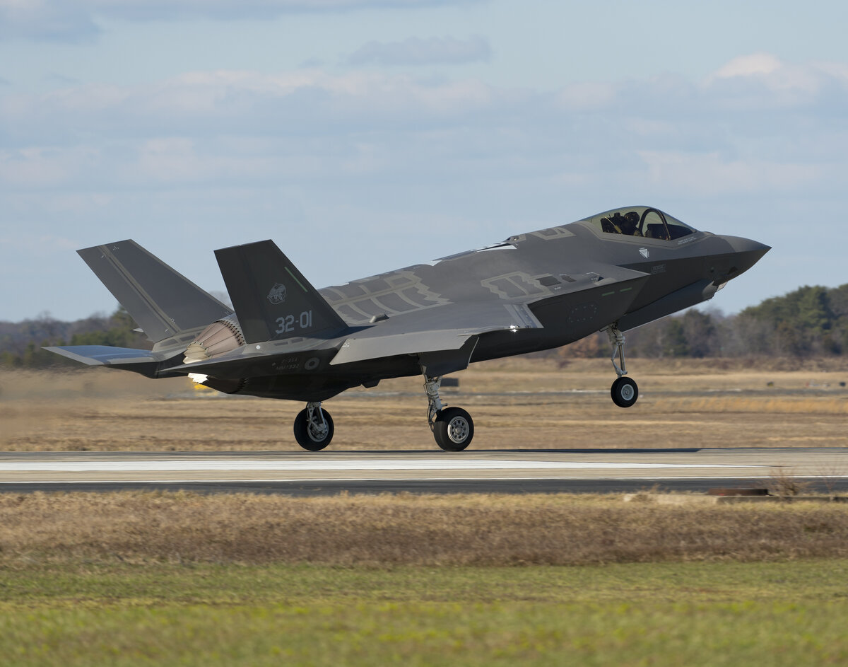 F-35 ВВС Италии. Источник фото: https://sldinfo.com/2017/01/progress-in-the-f-35-global-enterprise-italian-built-f-35-jets-go-to-their-operational-airbase-at-amendola-airbase-in-italy/
