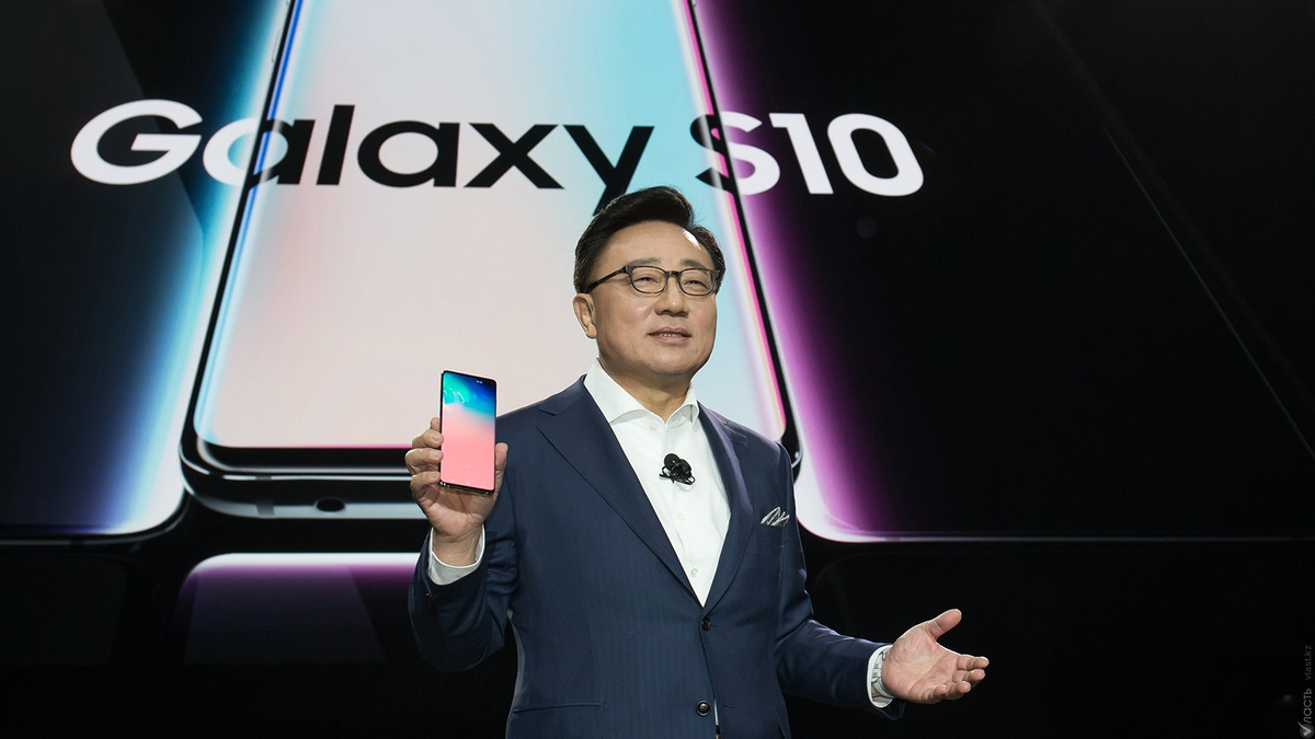 Кто создал самсунг. Юн Чен Ен самсунг. Основатель Samsung. Создатель самсунг фото. Владелец компании самсунг.