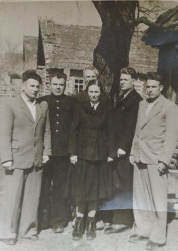 1950-е годы, Соловьёвка, семья Коротких: Парфен, Пётр, Леон, Алексей, Харитон и Мария Григорьевичи
