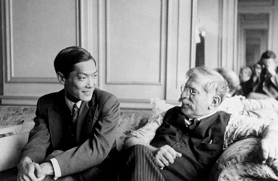 Доктор Магнус (справа) со своим любовником доктором Тао Ли.