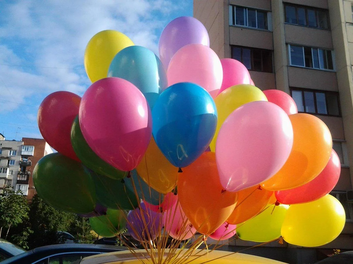 Сколько гелиевых шаров. Воздушные шары. Шары надувные. Гелевые шары. Воздушный шарик.