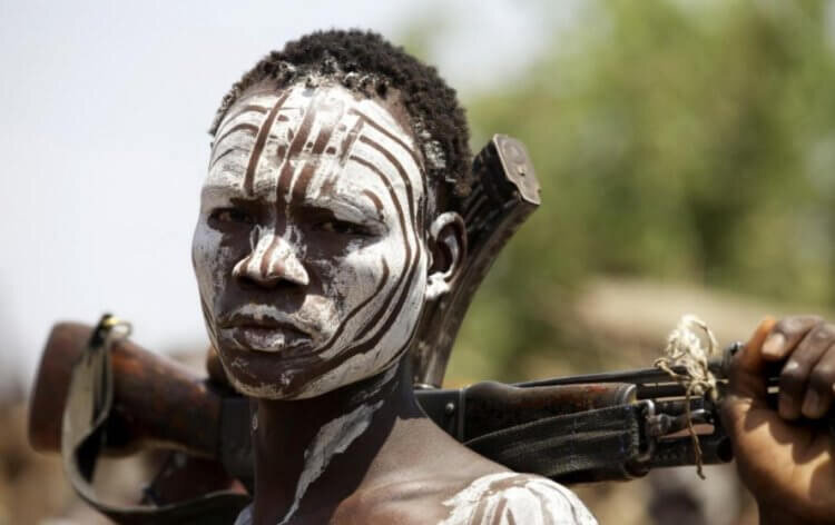 Представитель племени каро, о котором мы поговорим чуть ниже 