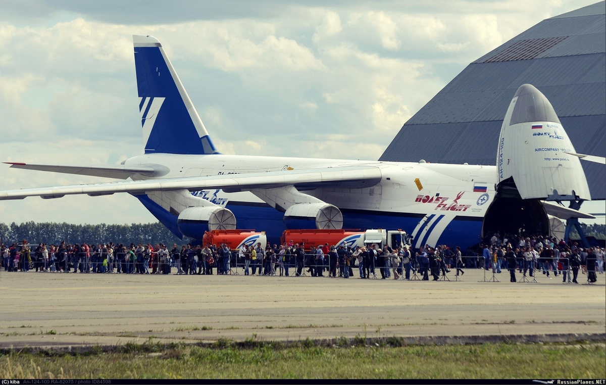 Нашел на Avito самолёт Ан-124 «Руслан» без двигателей за 583 миллиона  рублей. Кому он нужен за такие деньги? | Авиатехник | Дзен