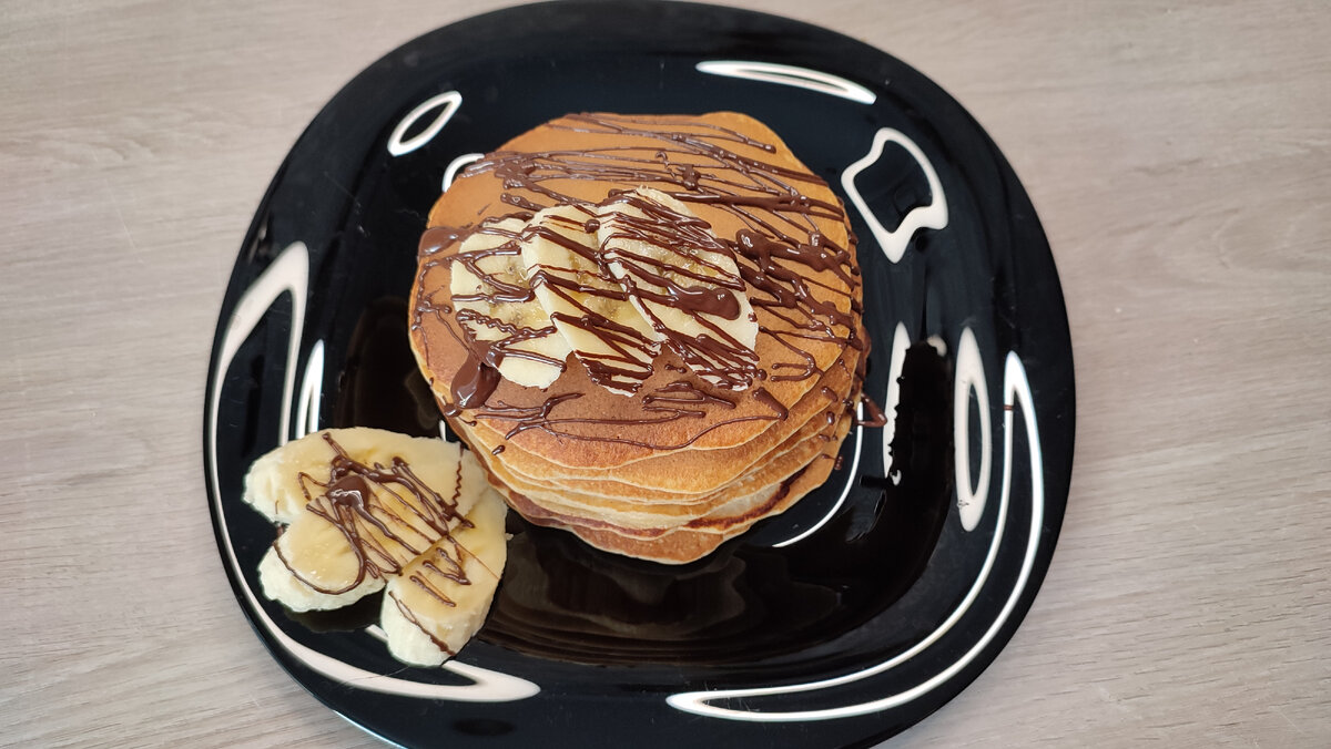 Панкейки с бананами