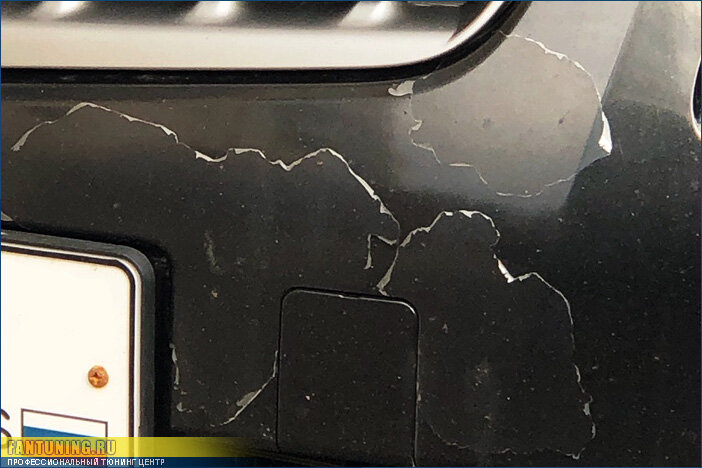 Почему слезает лак с автомобиля?