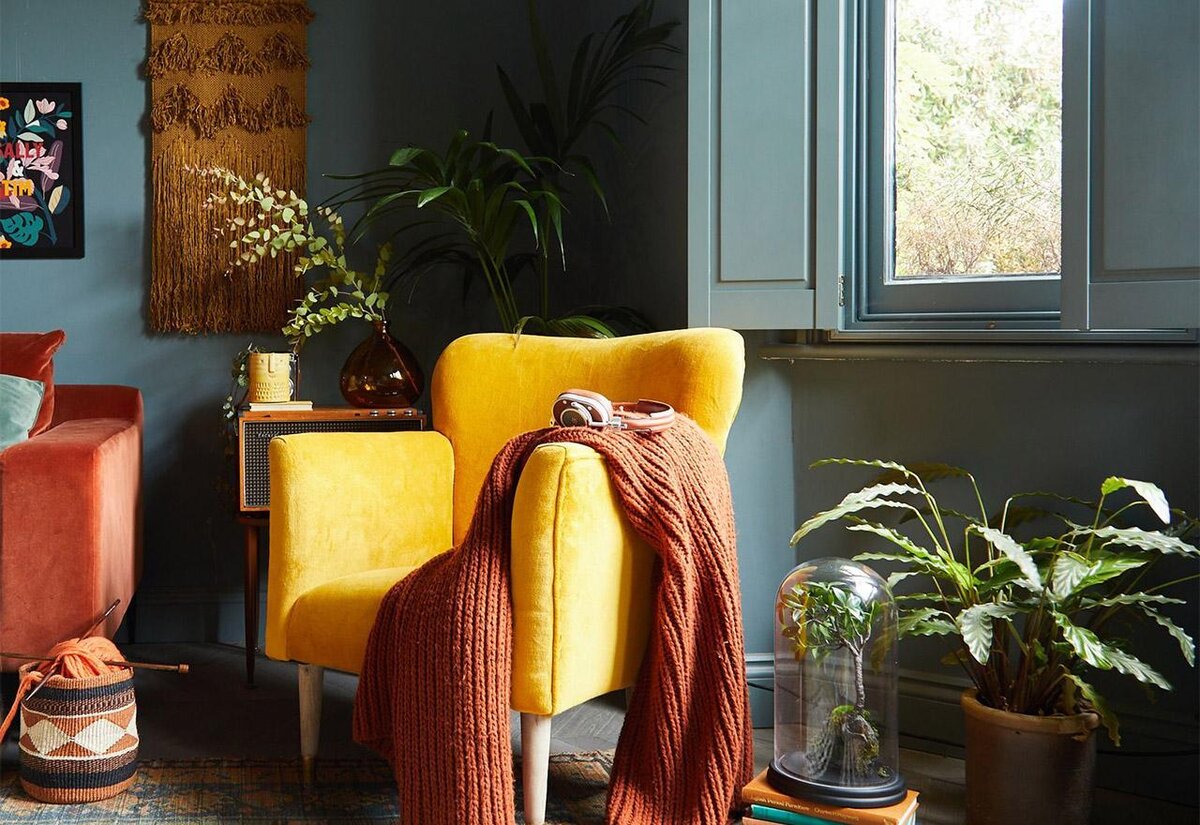 Осенние оттенки кофты и квартиры