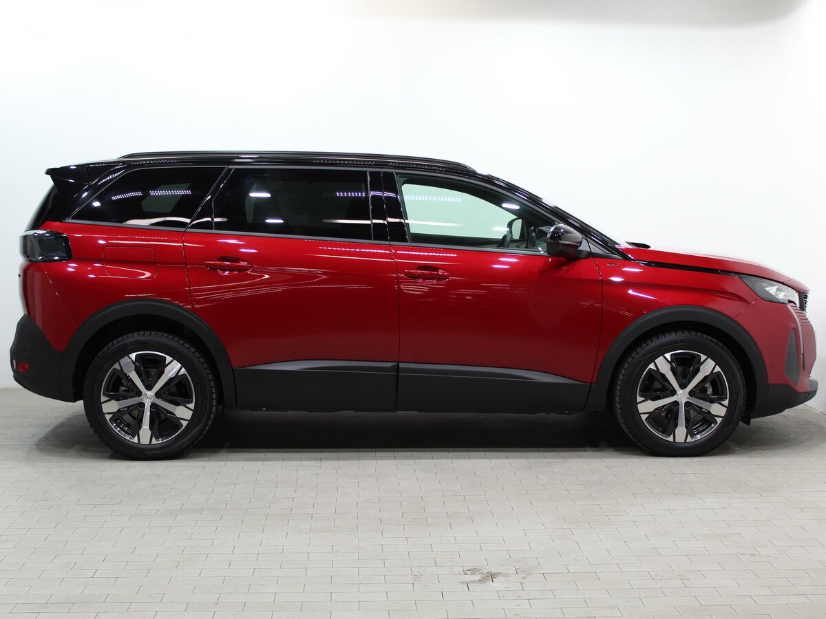 Peugeot 5008. Источник иллюстрации - auto.ru