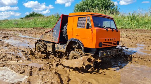 НЕУДЕРЖИМЫЙ, мощный и прочный КАМАЗ! Проверка на бездорожье ... RC OFFroad truck 4x4