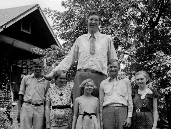 Cât de înalt era cel mai înalt om din lume