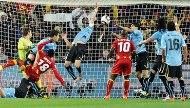 «Вся Африка ненавидит Суареса, хотим ему отомстить». 12 лет назад Гана и Уругвай сыграли один из величайших матчей в истории ЧМ  📷
