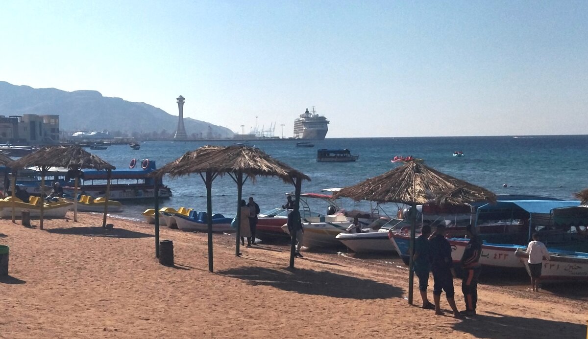 Вон он, на горизонте.