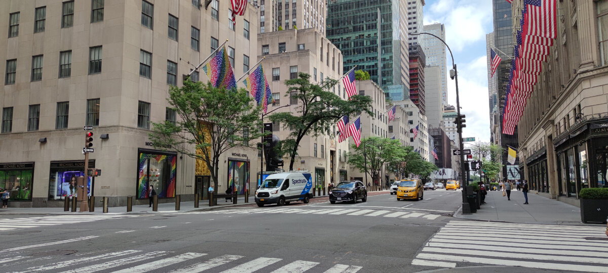 Michael Kors весь в радуге