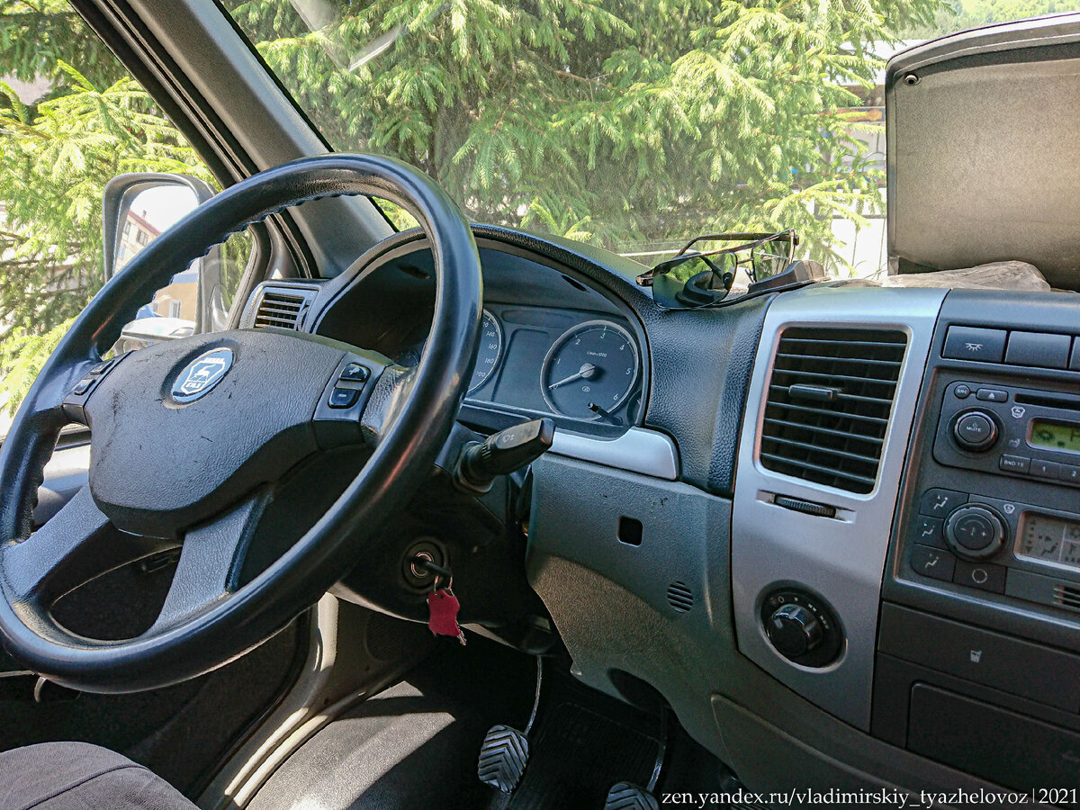 Правда, есть машины, которые ездят не "благодаря", а "вопреки"...