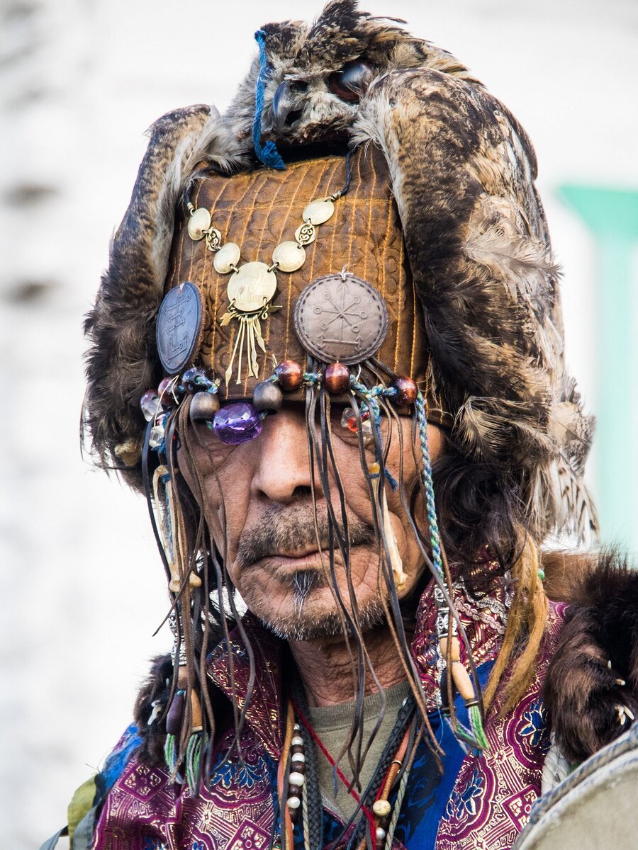 Брат шамана как зовут. Алтайцы шаманы. Магуа шаман шаман.